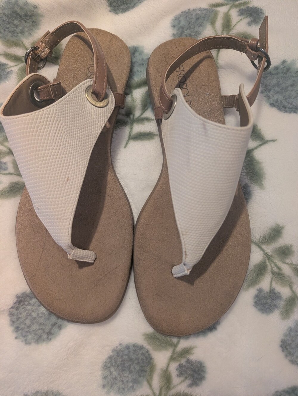 Women's Aerosoles Thong Sandals, Size 8.5 M, Beige/Cream, Cute!!